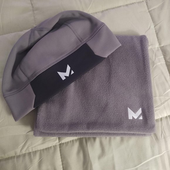 Mission Performance matching scarf and hat - Picture 2 of 9